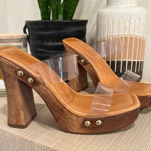 Wood clogs